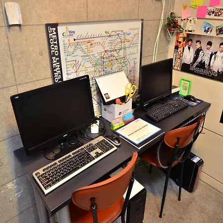 Girls Generation Hostel - Women Only